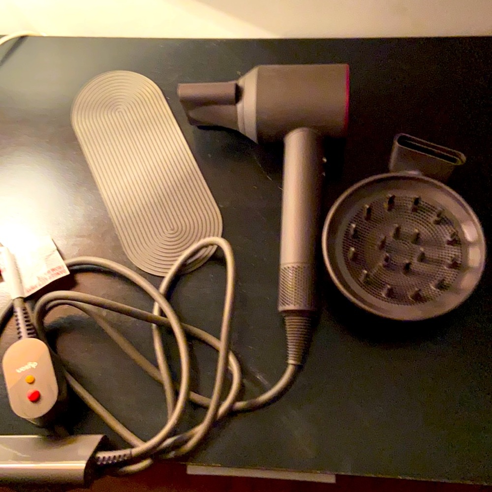 Dyson Supersonic Blow dryer with new attachments